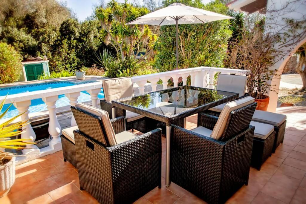 Villa Cecylia Es Canutells Екстериор снимка